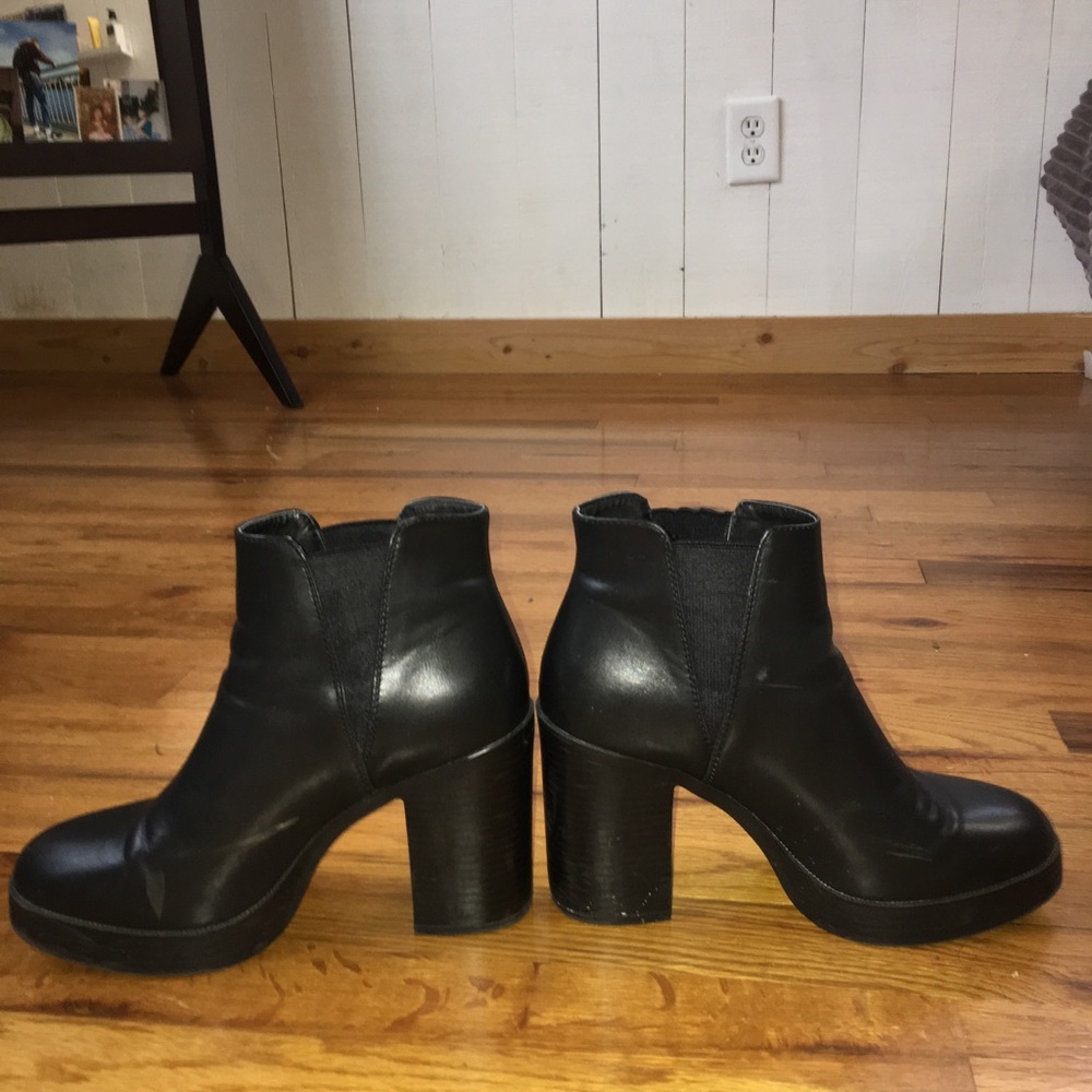 🖤Forever 21 size 7 high heel Chelsea boot🖤